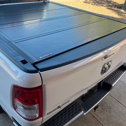 Truck bed cover