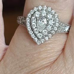 14k Mined Diamonds White Gold Size 8 Now Marked  down To $800 NO LOWER Great Valintines Gift ❤️🎁💎💍