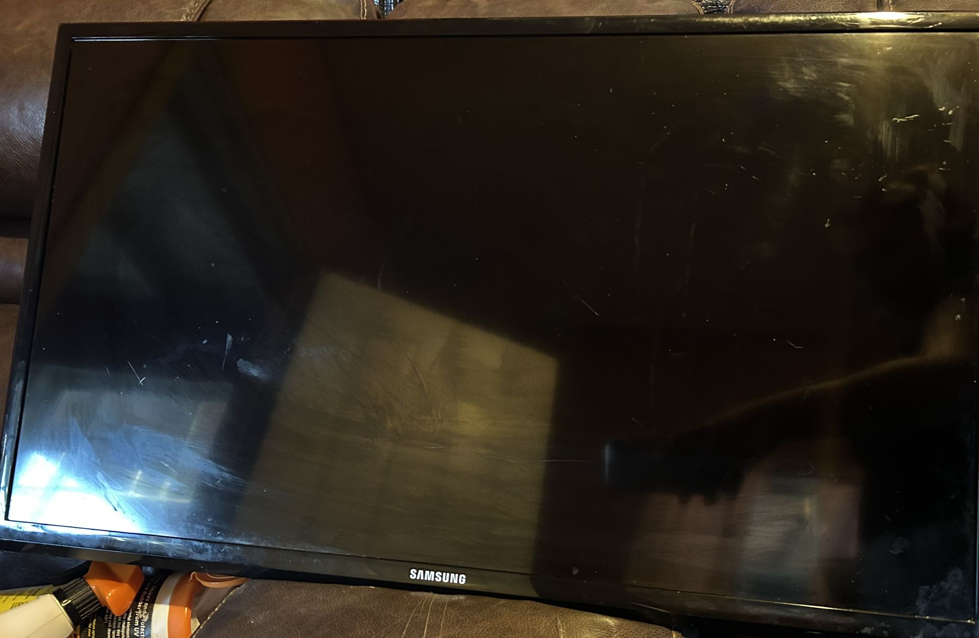 32 Inch Samsung Tv With Roku And Remote Included $75