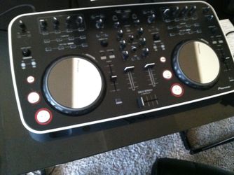 Pioneer ddj ergo DJ turntables