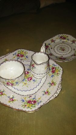 4 piece Royal albert fine china