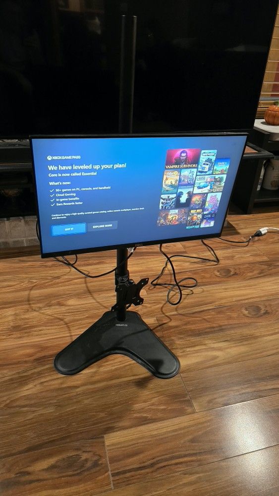 23" Dell Monitor With Duel Monitor Stand