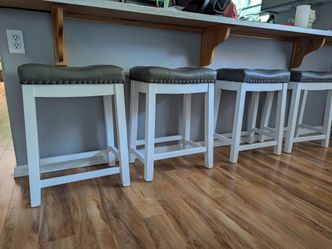 Set of 4  24 Inch White Bar Stools