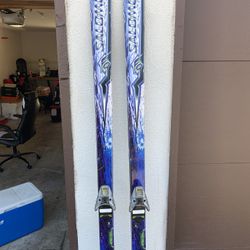 Salmon Force 9 Skis