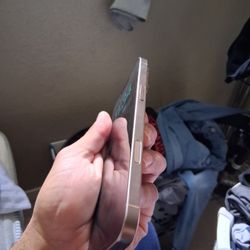 IPHONE 16 PRO MAX(DEALLL)