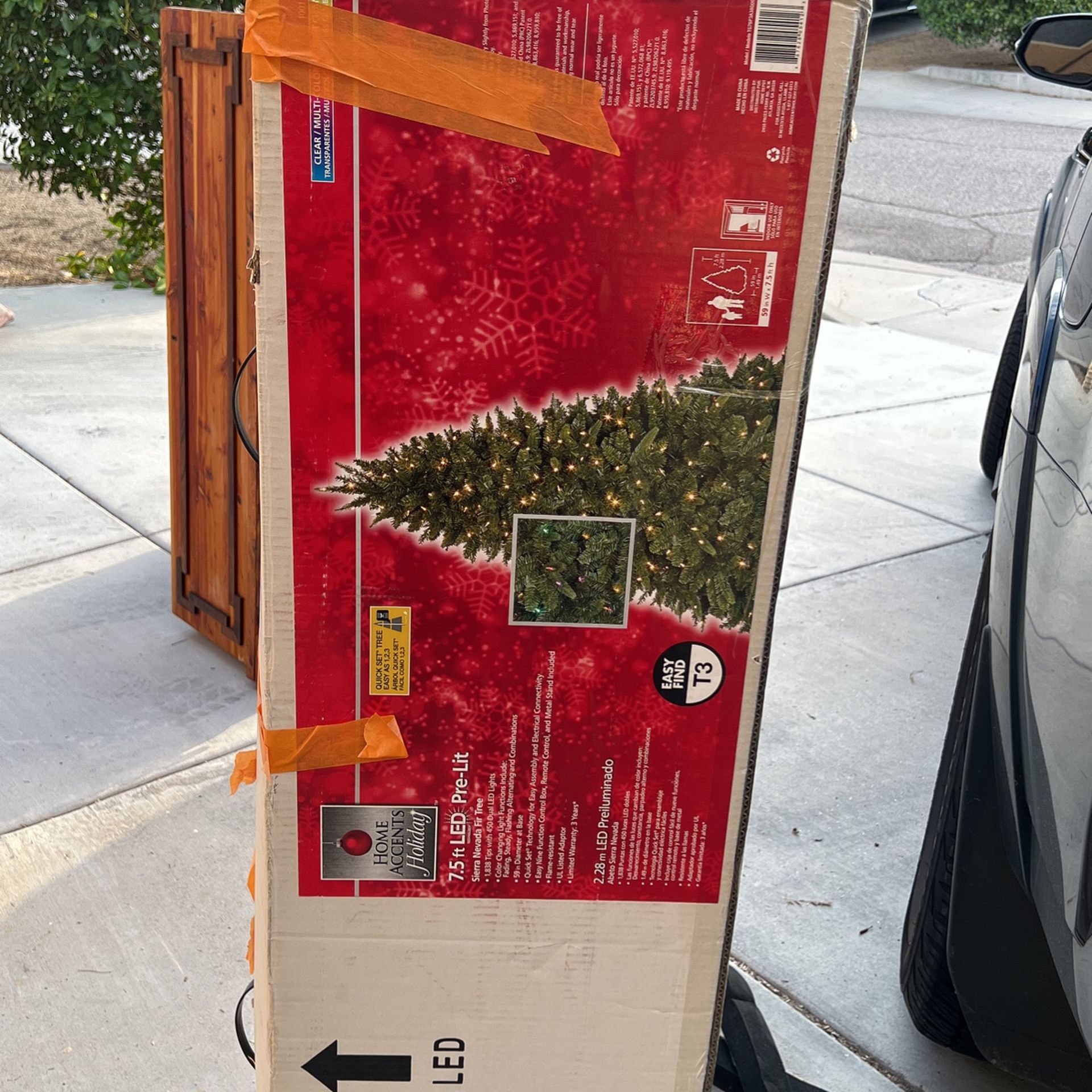 Christmas Tree 7.5 Ft for Sale in Tucson, AZ OfferUp