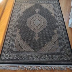 HEREKE Collection 5.2 X 8 Area Rug. $5000 Retail New