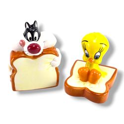 Looney Tunes Sylvester & Tweety Sliced Bread Salt & Pepper Shakers Set - Vintage