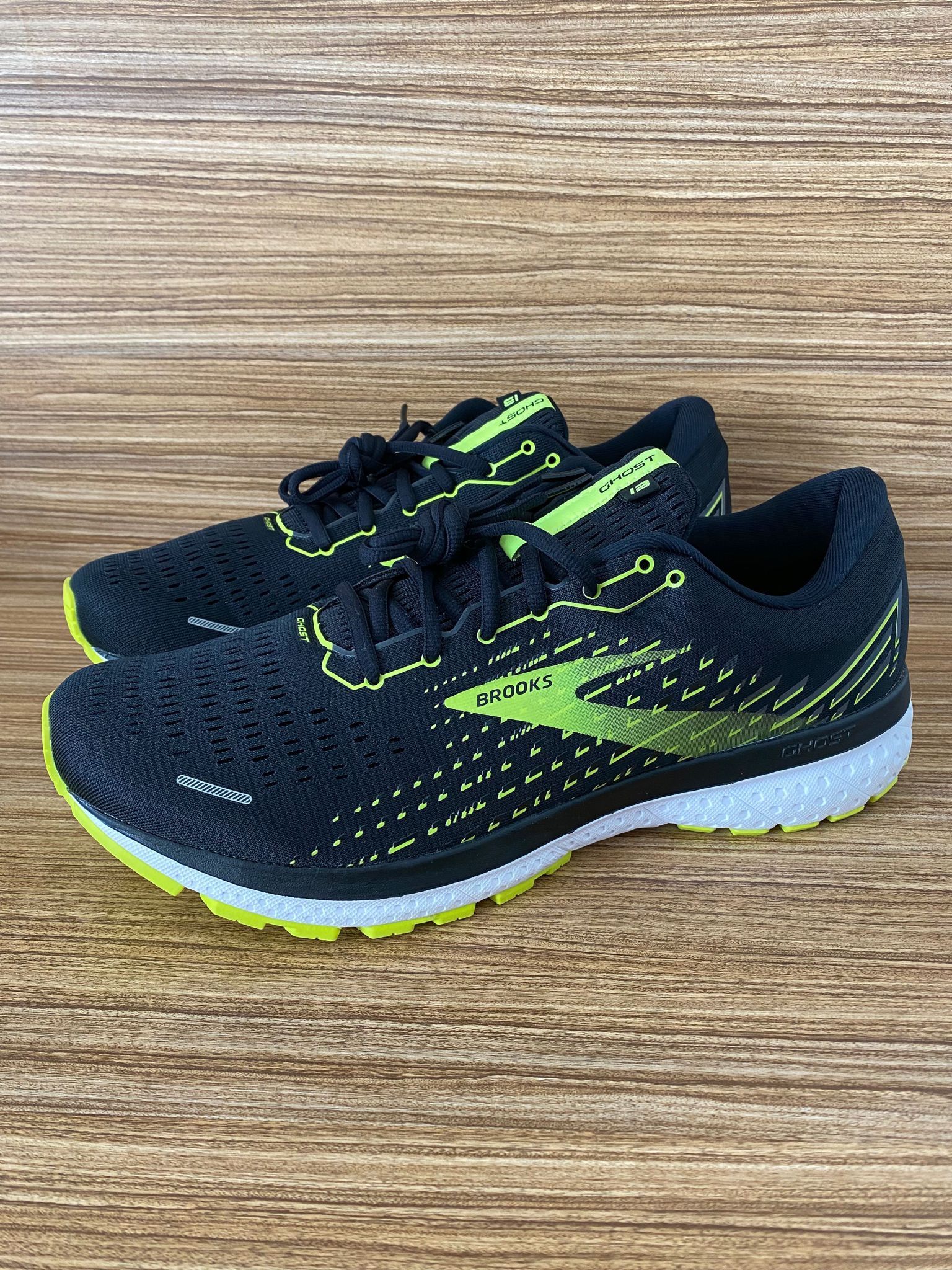 Brooks Ghost 13 Mens Road Running Shoes Size 13 Medium D Black Neon White