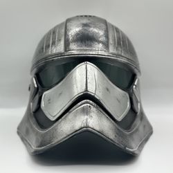 CAPTAIN PHASMA’S HELMET 