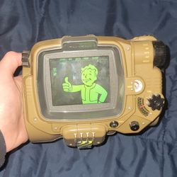Fallout 4 Collectors Edition Pipboy With Case