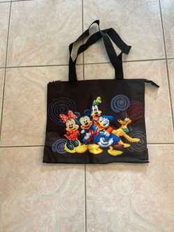 Tote bag with zipper