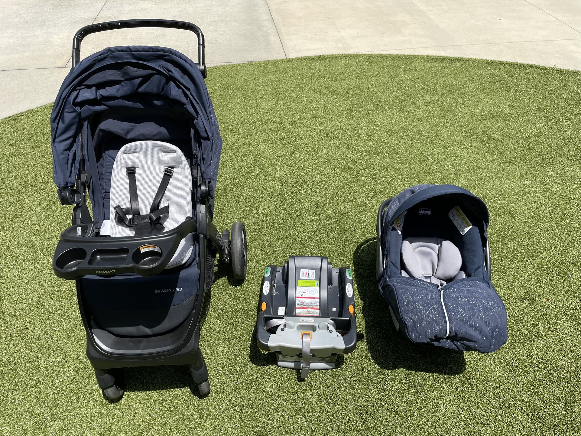 Chicco Bravo LE Trio Travel System(Harbor/Navy)