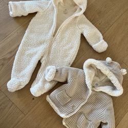 BabyGap 3-6mos sherpa bunting and sherpa lined knit sweater