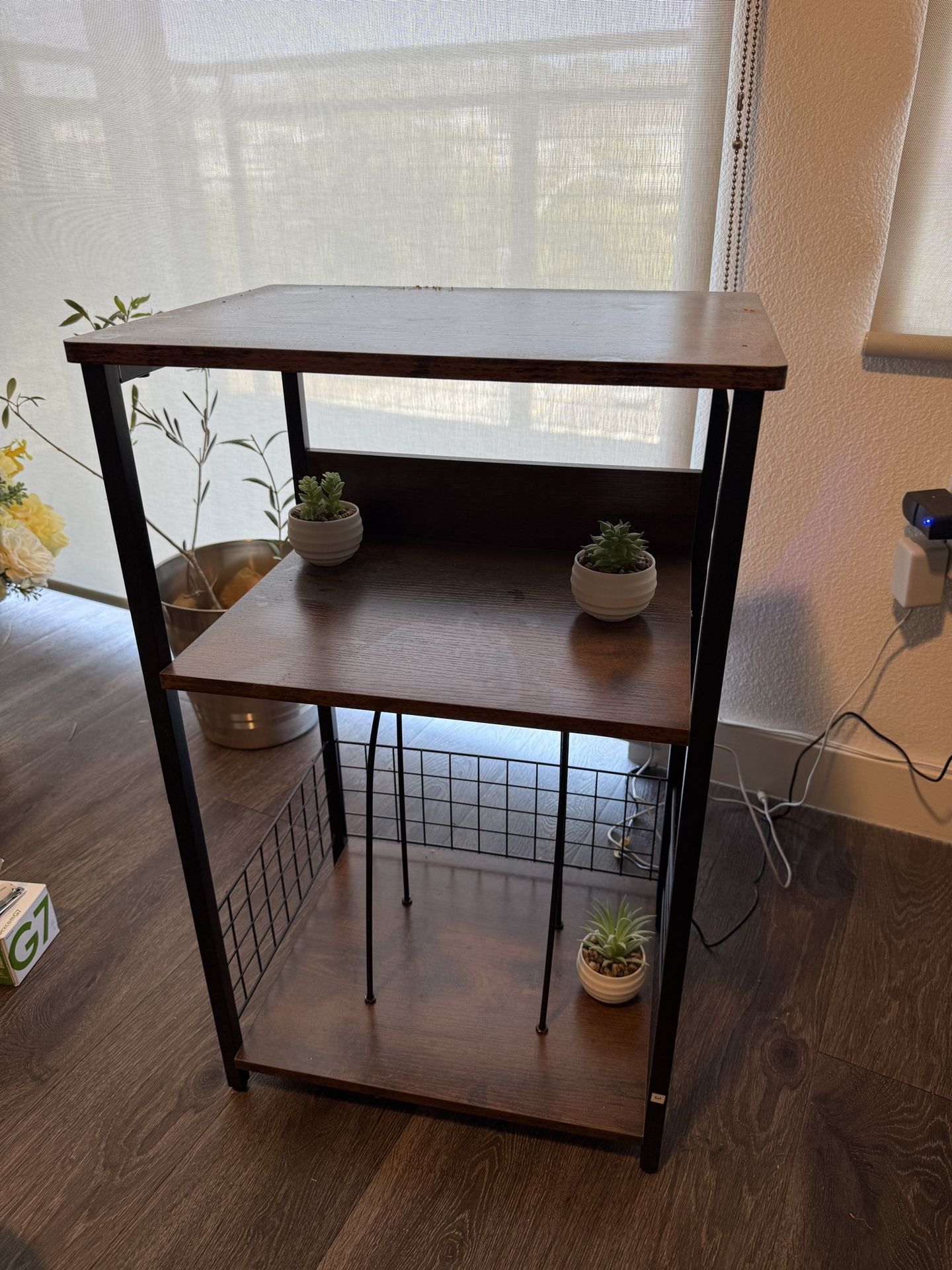 Snughome Console Table with Power Outlets โ $15 (Retail $40 on Amazon)