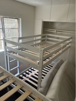 2 Free twin bunk beds