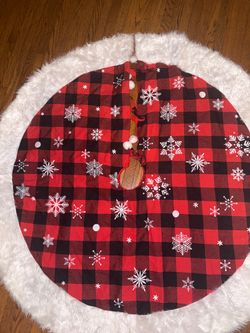 Tree skirt