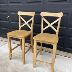 Counter Height Chairs New Condition 