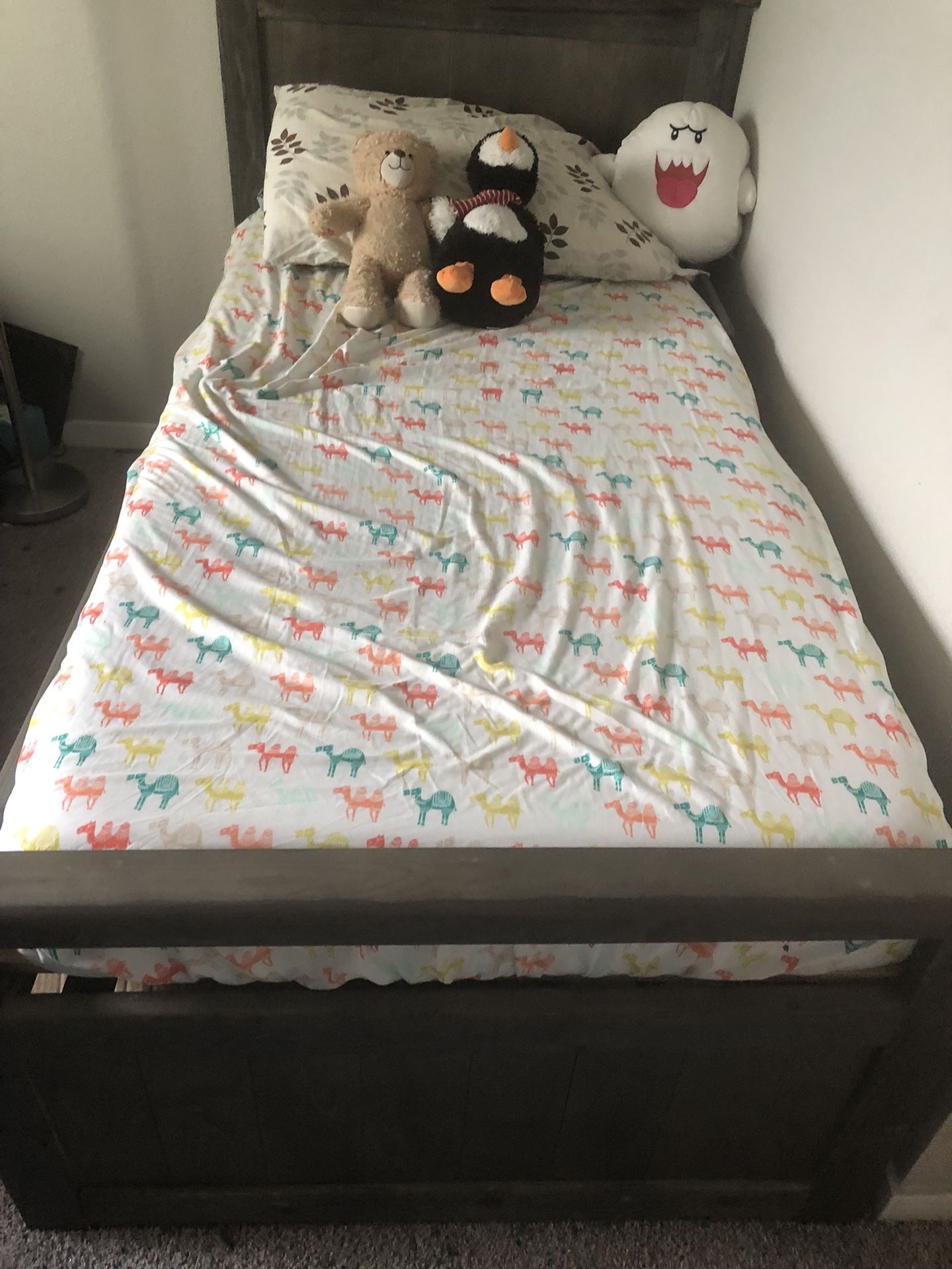 Twins Bed