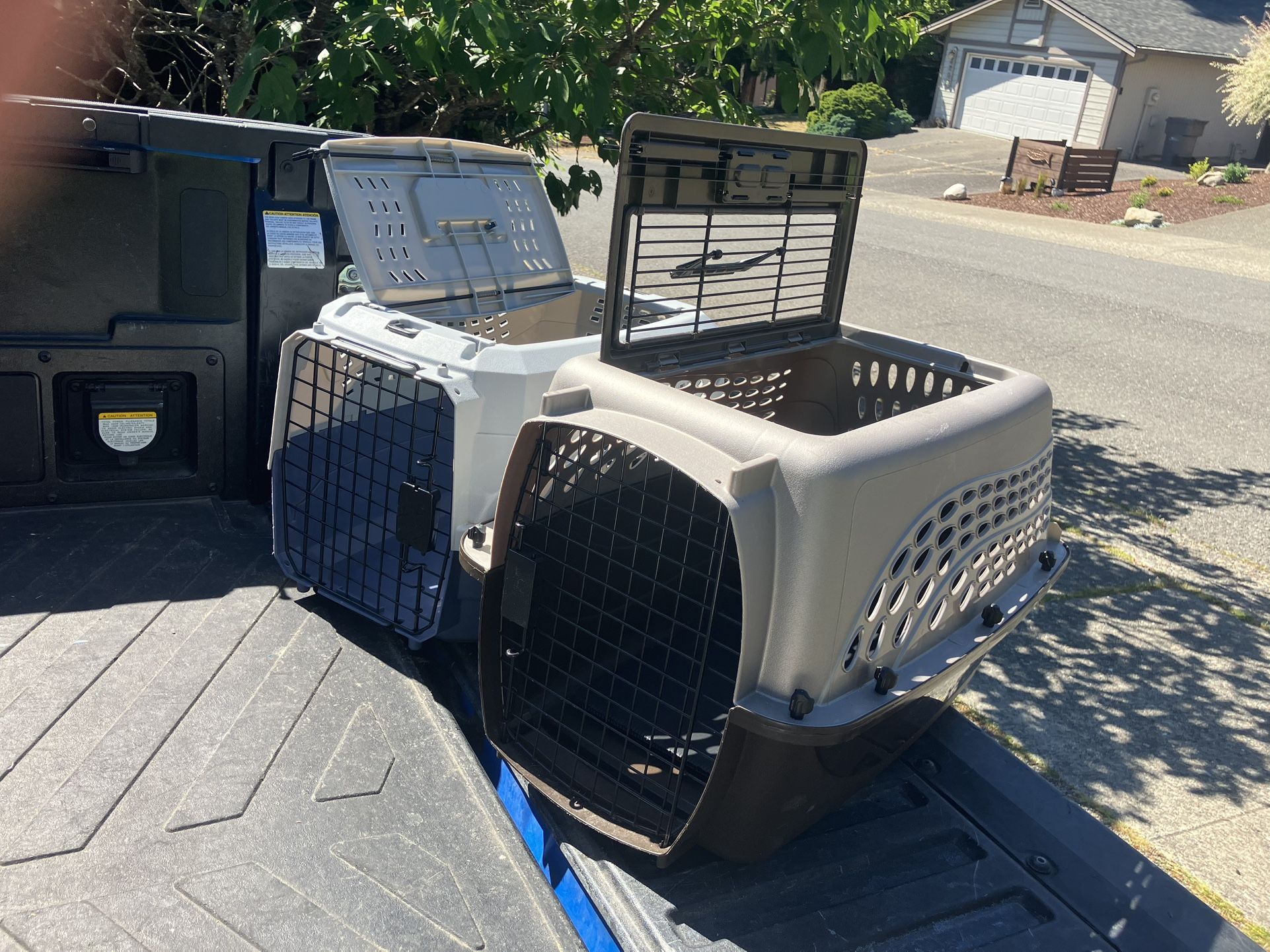 Small Dog Cat Rabbit Bunny Kennel Crate Carrier Like New 24" L by 14” W by 14” H $25 Each