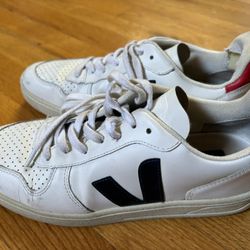VEJA Sneakers Men Size 9 (EU 40) 