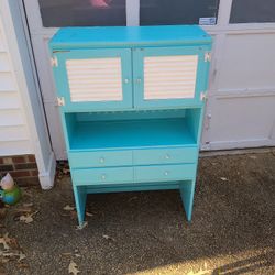 Child's Ethan Allen Hutch.  