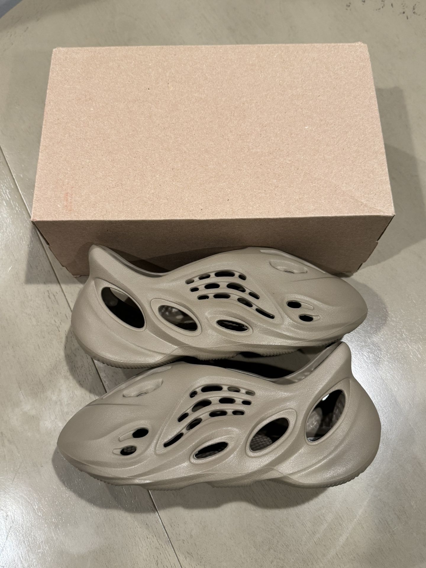 Yeezy Foam Rnnr Stone Taupe Size 8