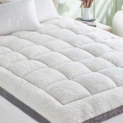 King Size Mattress Topper - Sealed New