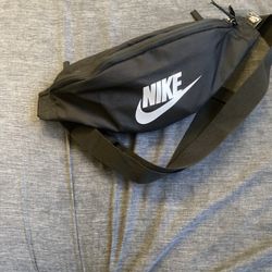 Nike Heritage Waistpack