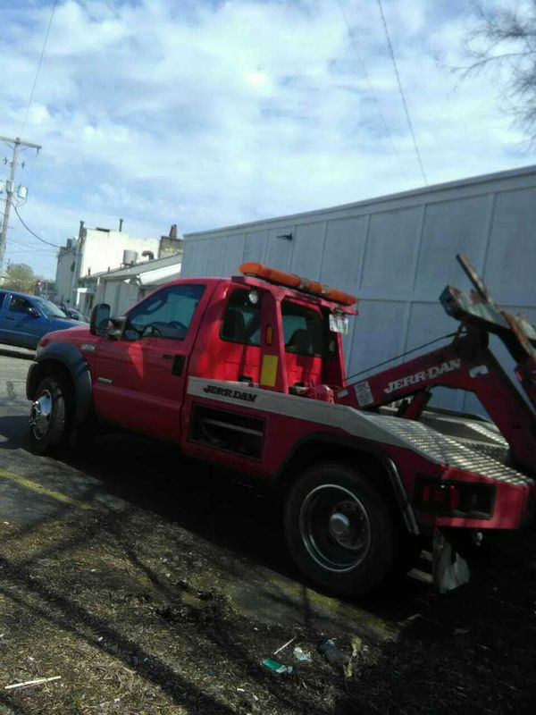 07 F450 Ford automatic 275k miles tow truck for Sale in Columbus, OH