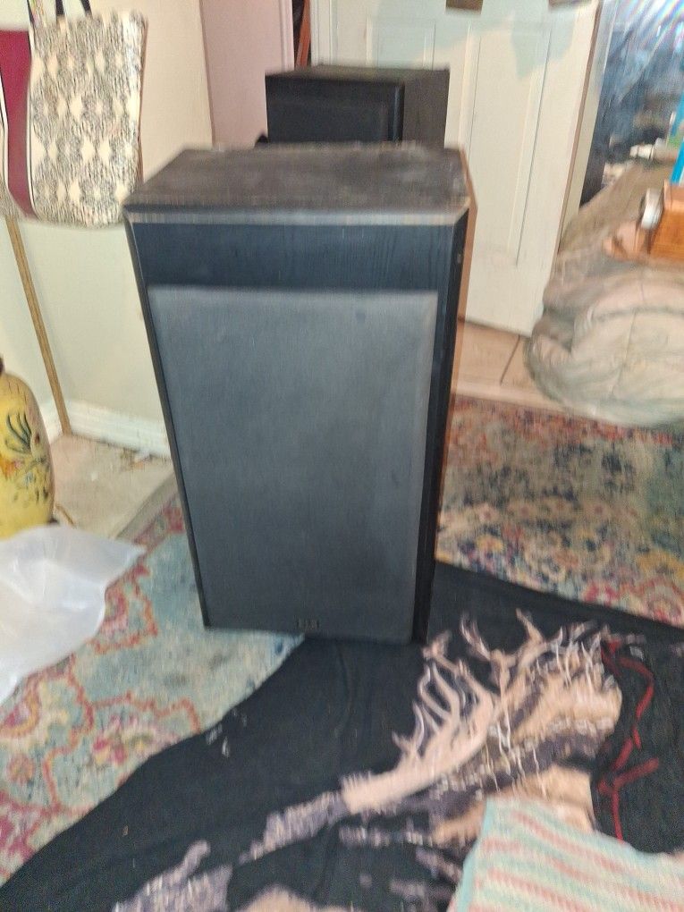 Speakers Size 12