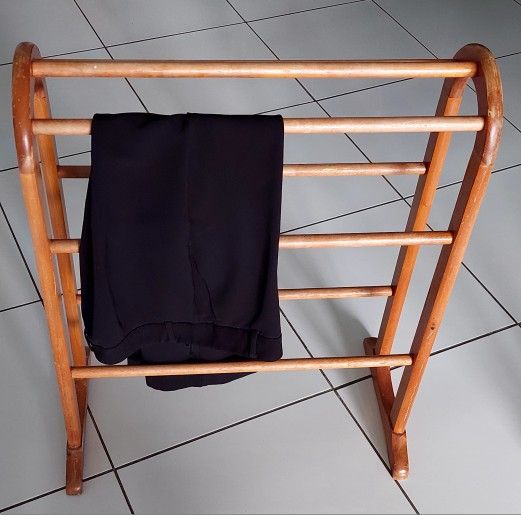 Wood Clothes Rack Hanger