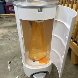 Munchkin Diaper Pail with refills