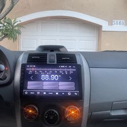 Brand New 9” Smart CarPlay Radio & Backup Camera 