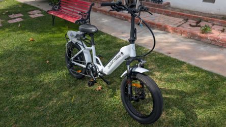 California coastal cruiser folding E-bike