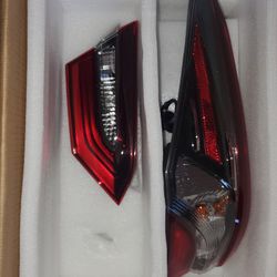 GENUINE TOYOTA FACTORY TAILLIGHTS!!! 