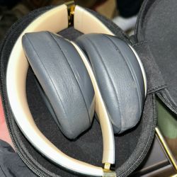 Dr Dre. Studio 3 Beats Headphones Original Packaging 