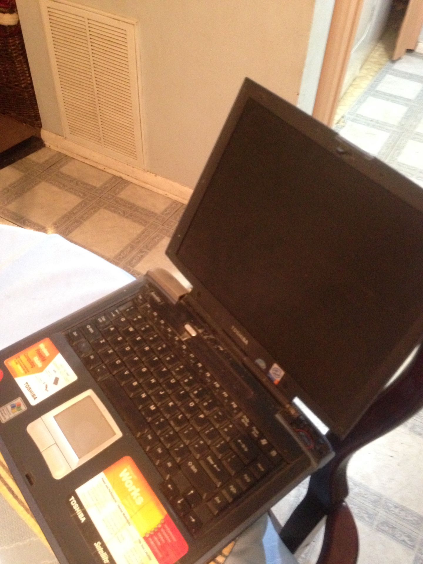 Old Toshiba laptop for parts