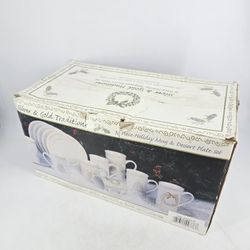 New - 16 Piece Holiday / Christmas Mug And Dessert Plate Set 