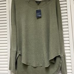 Women’s lucky brand long sleeve olive green tunic top.