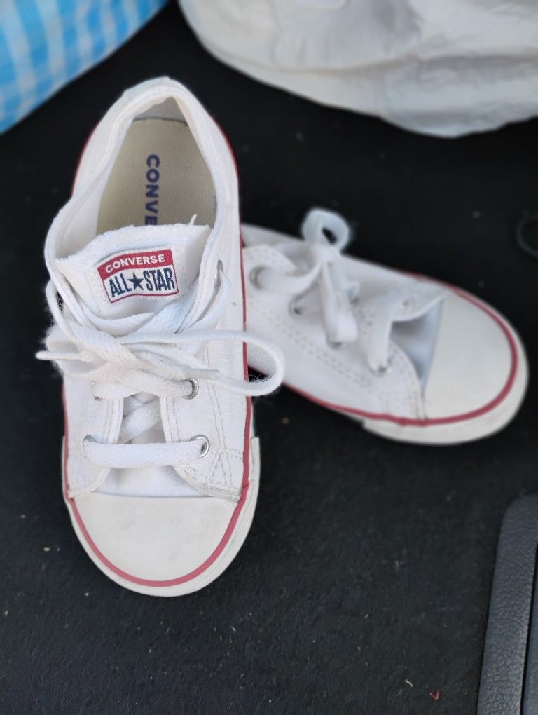 White Converse  $15