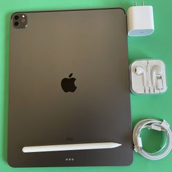 Apple IPad Pro 12.9” 4th Generation (2020 Model/ Face ID/Liquid Retina) 128GB with pen, keyboard case & Accessories 