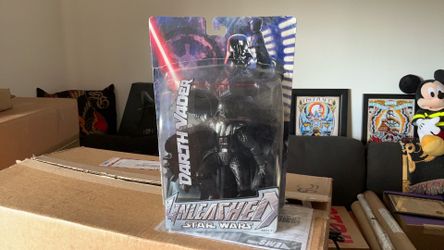 ****Darth Vader unleashed Star Wars figure inbox