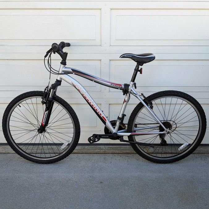 Schwinn Ranger 26" tires 21 speed Shimano derailleur front fork suspension adult commuter mountain bike