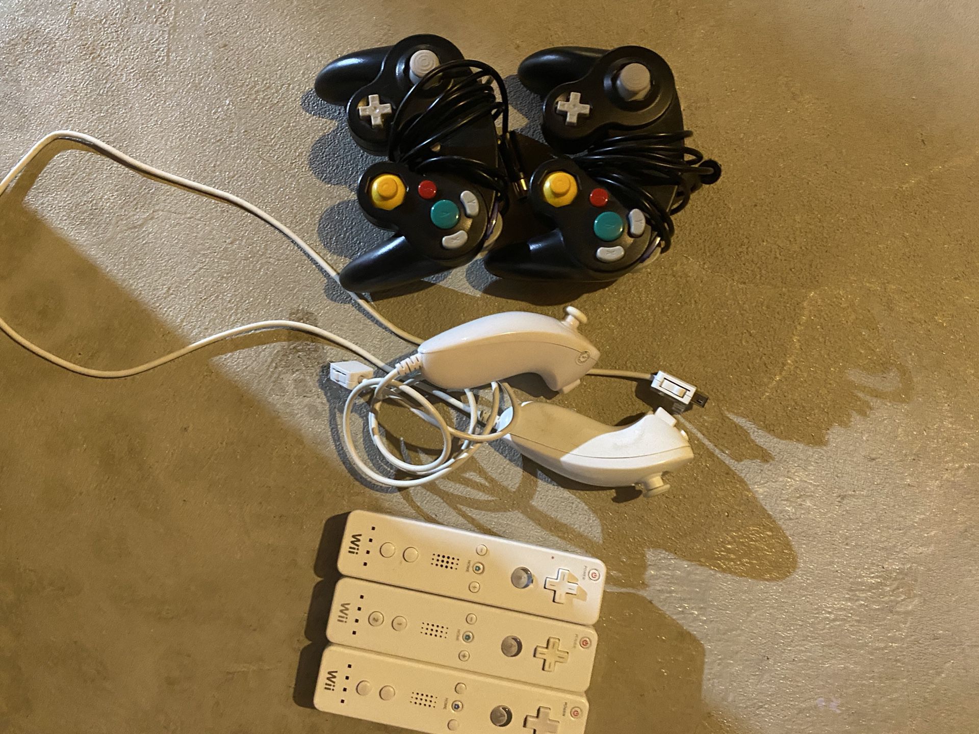 Nintendo Remote Controllers (Wii, Wii U, Nunchucks, and GameCube)