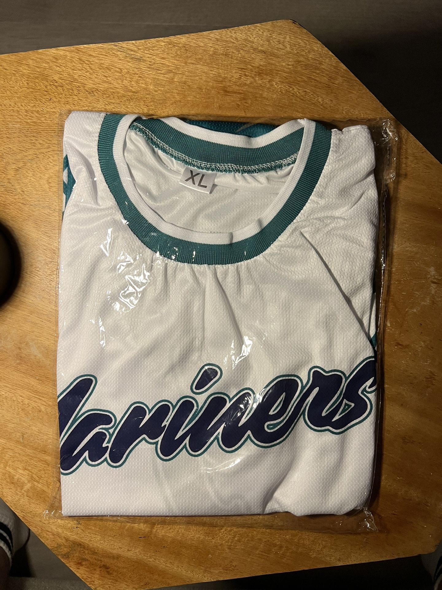 New And Never Worn JP Crawford Mariners Basketball Jersey XL