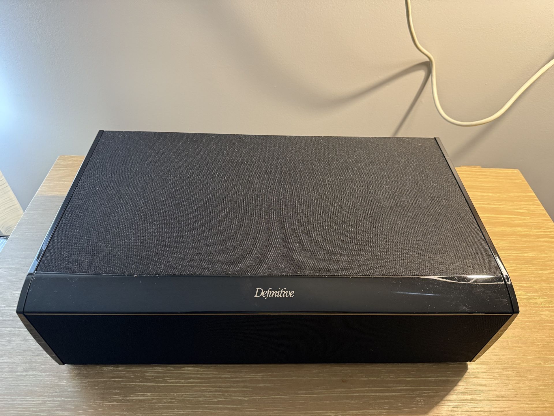Definitive Technology Center Channel Great Condition