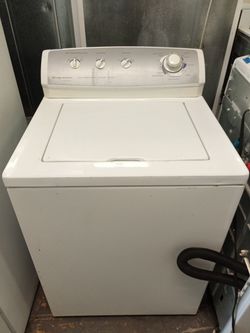 Frigidaire washing machine washer white super size heavy duty . Warranty . Delivery available . 2203 Fowler st . Ft. Myers 33901