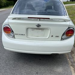 2002 Nissan Maxima White 4dr