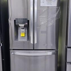 BRAND NEW LG 3 DOOR REFRIGERATOR WITH ICE AND WATER DISPENSER WITH 1 YEAR WARRANTY  /1 AÑO DE GARANTIA  POR ESCRITO 